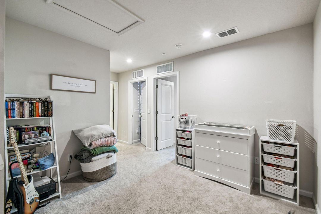 For Sale: $365,000 (3 beds, 2 baths, 1892 Square Feet)