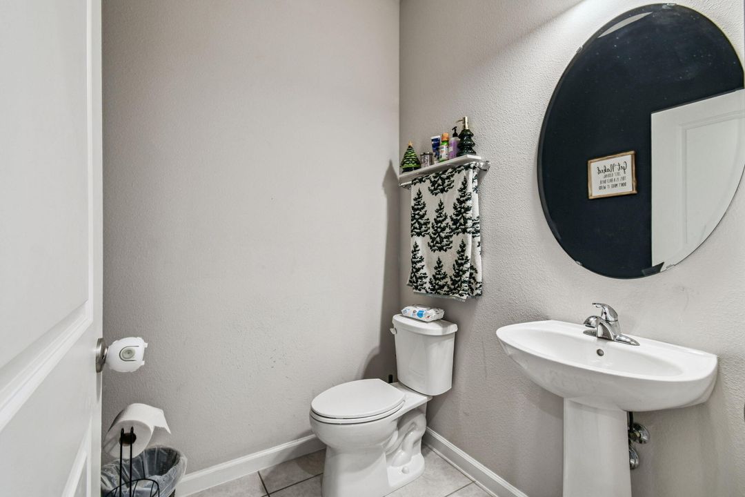 For Sale: $365,000 (3 beds, 2 baths, 1892 Square Feet)