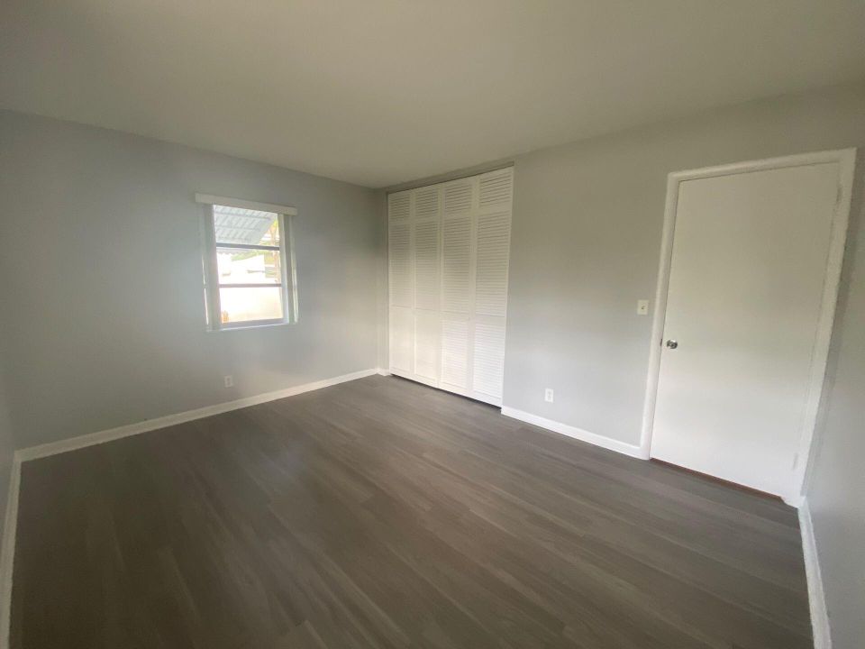 For Rent: $1,850 (2 beds, 1 baths, 900 Square Feet)