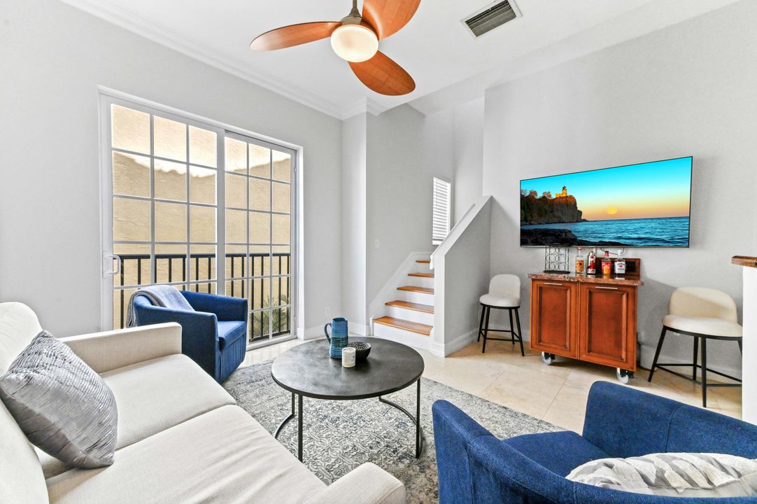 For Sale: $895,000 (3 beds, 3 baths, 1757 Square Feet)