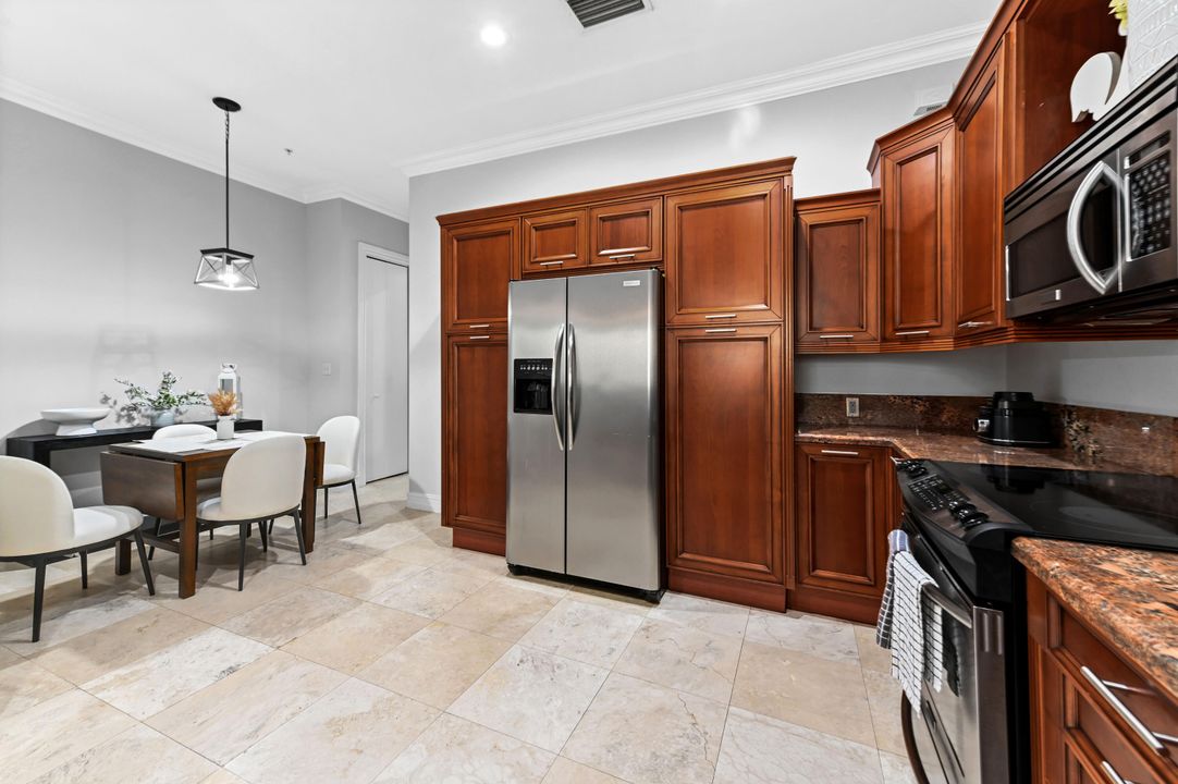 For Sale: $895,000 (3 beds, 3 baths, 1757 Square Feet)