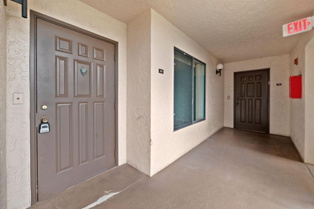 For Sale: $164,000 (2 beds, 2 baths, 1170 Square Feet)