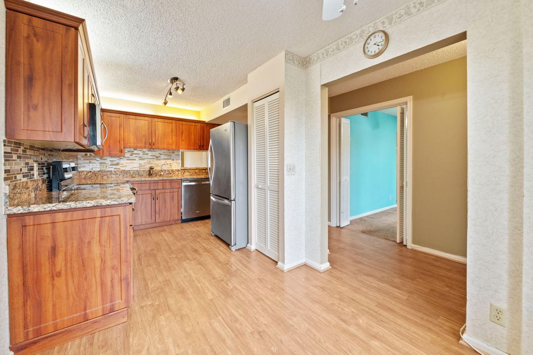 For Sale: $164,000 (2 beds, 2 baths, 1170 Square Feet)