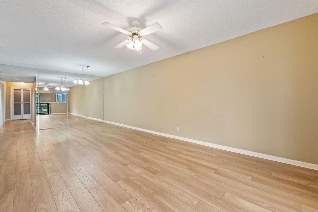 For Sale: $164,000 (2 beds, 2 baths, 1170 Square Feet)