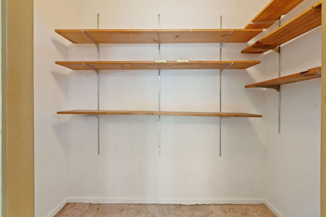 For Sale: $164,000 (2 beds, 2 baths, 1170 Square Feet)