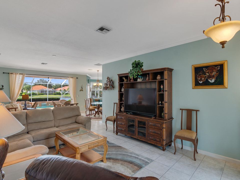 Activo con contrato: $439,900 (3 camas, 2 baños, 1664 Pies cuadrados)