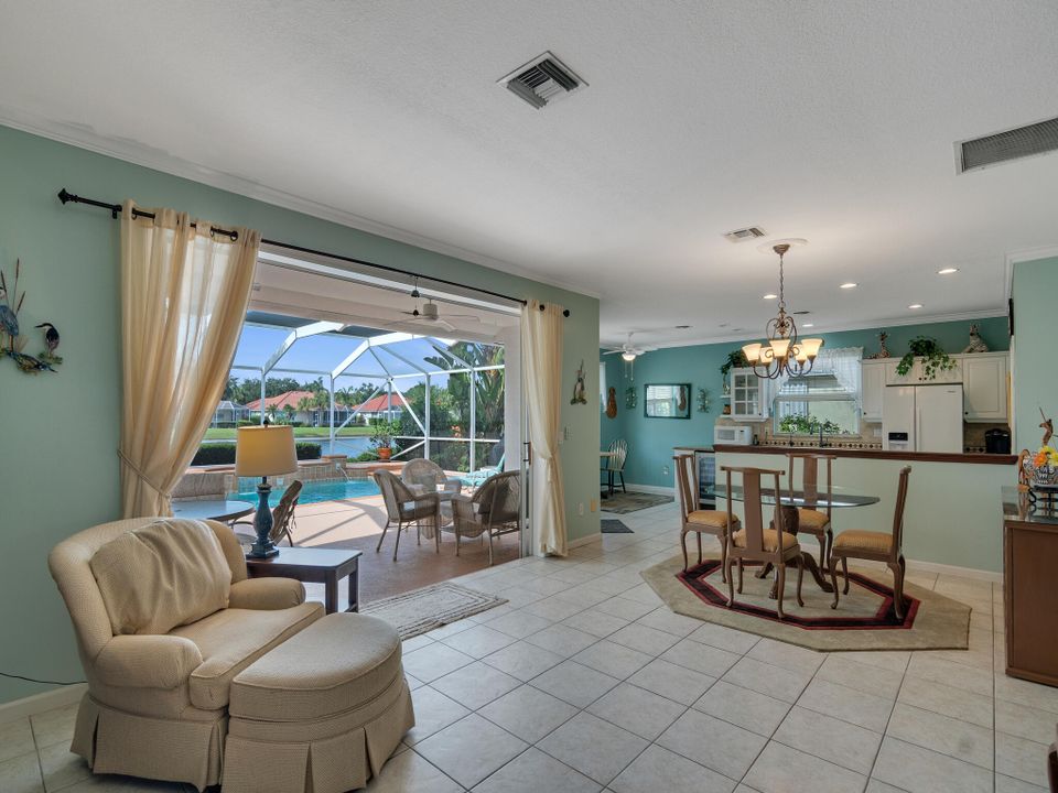 Activo con contrato: $439,900 (3 camas, 2 baños, 1664 Pies cuadrados)