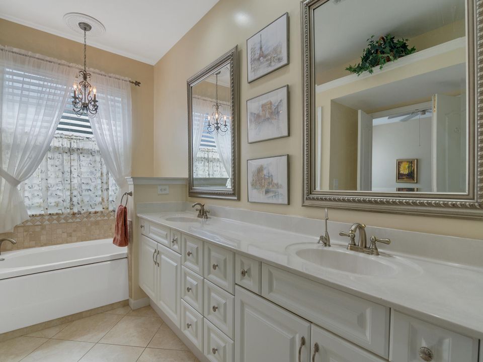 Activo con contrato: $439,900 (3 camas, 2 baños, 1664 Pies cuadrados)