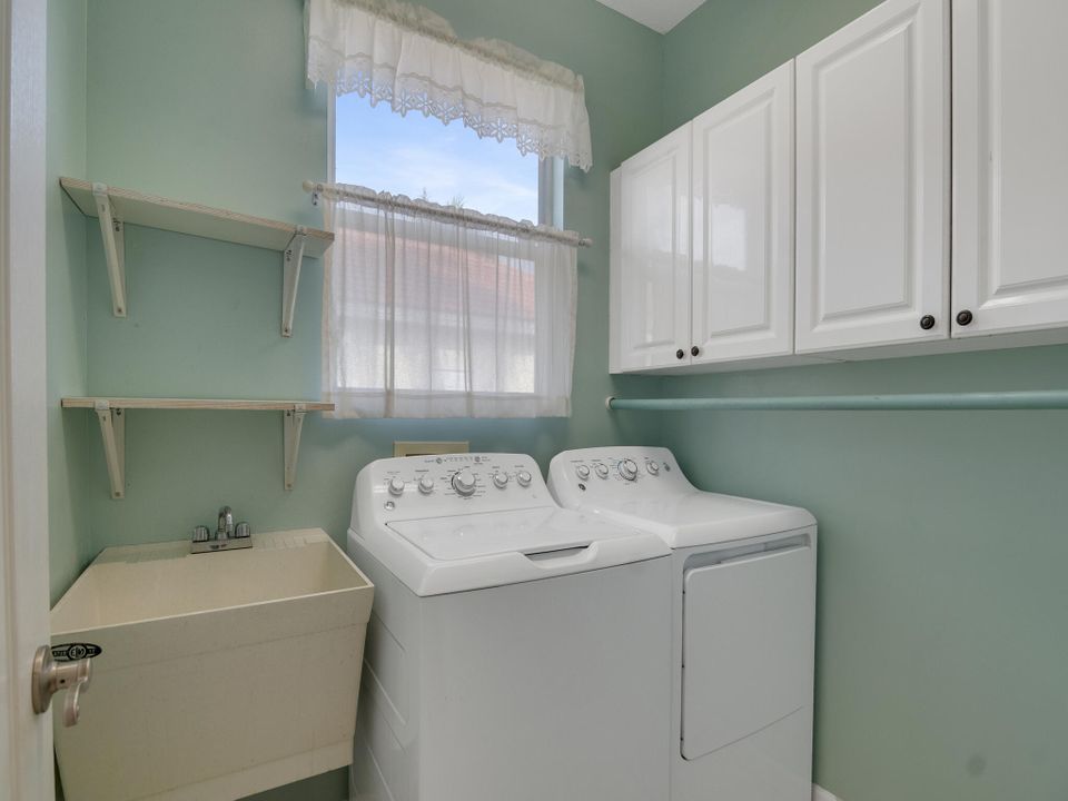 Activo con contrato: $439,900 (3 camas, 2 baños, 1664 Pies cuadrados)