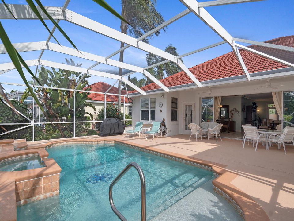 Activo con contrato: $439,900 (3 camas, 2 baños, 1664 Pies cuadrados)