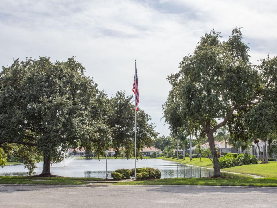 Activo con contrato: $439,900 (3 camas, 2 baños, 1664 Pies cuadrados)