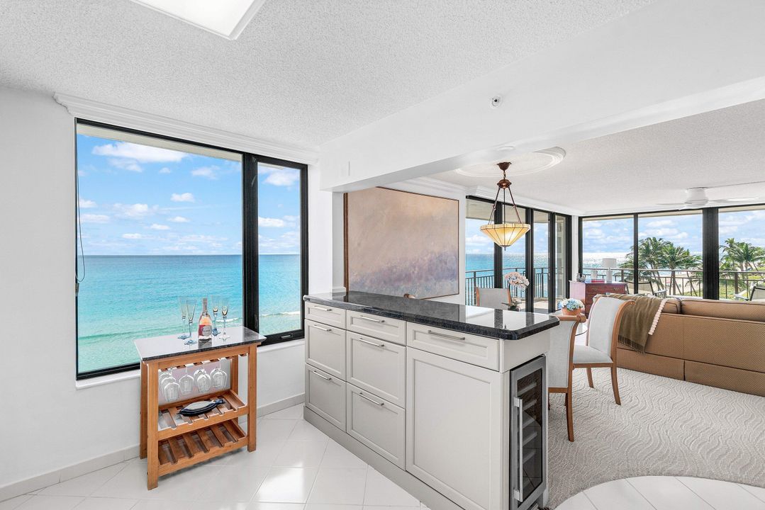 For Sale: $1,500,000 (2 beds, 2 baths, 1400 Square Feet)