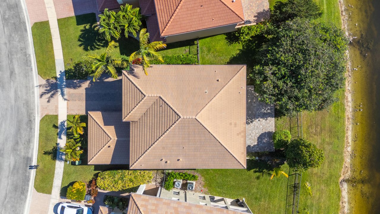 合同活跃: $699,000 (4 贝兹, 3 浴室, 3130 平方英尺)