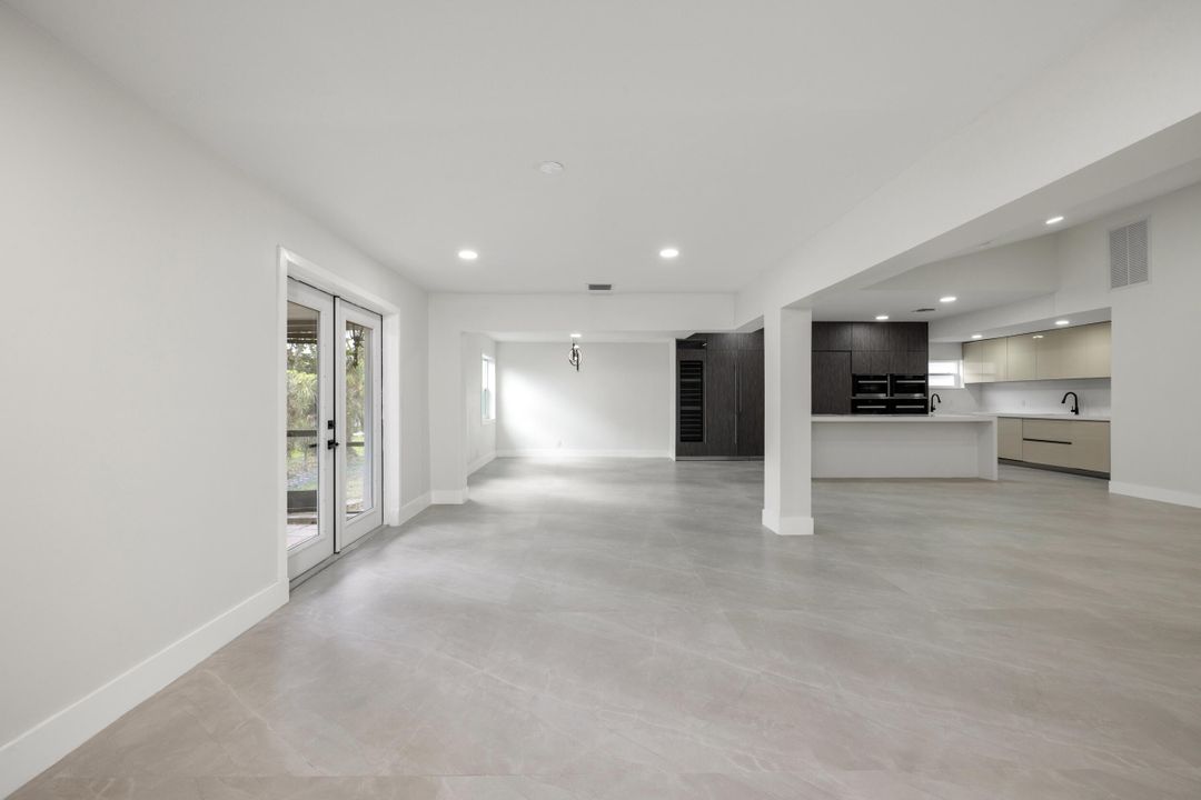 For Sale: $1,275,000 (5 beds, 3 baths, 2685 Square Feet)