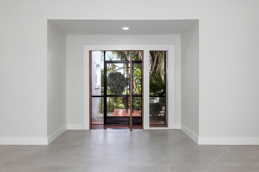 For Sale: $1,275,000 (5 beds, 3 baths, 2685 Square Feet)