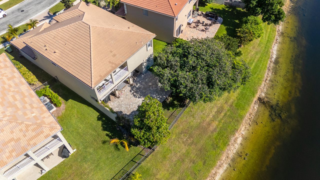 合同活跃: $699,000 (4 贝兹, 3 浴室, 3130 平方英尺)