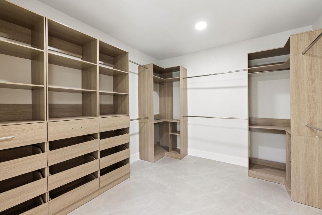 For Sale: $1,275,000 (5 beds, 3 baths, 2685 Square Feet)