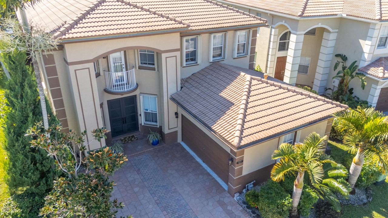 合同活跃: $699,000 (4 贝兹, 3 浴室, 3130 平方英尺)