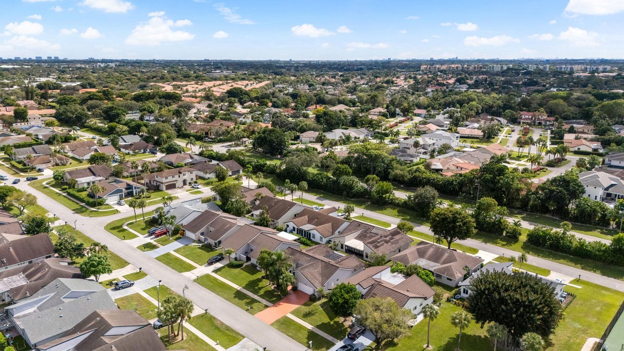 For Sale: $1,275,000 (5 beds, 3 baths, 2685 Square Feet)