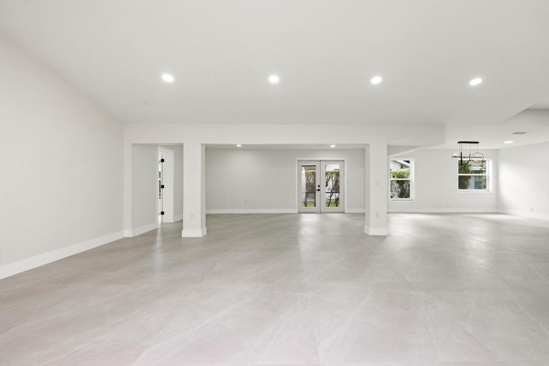 For Sale: $1,275,000 (5 beds, 3 baths, 2685 Square Feet)