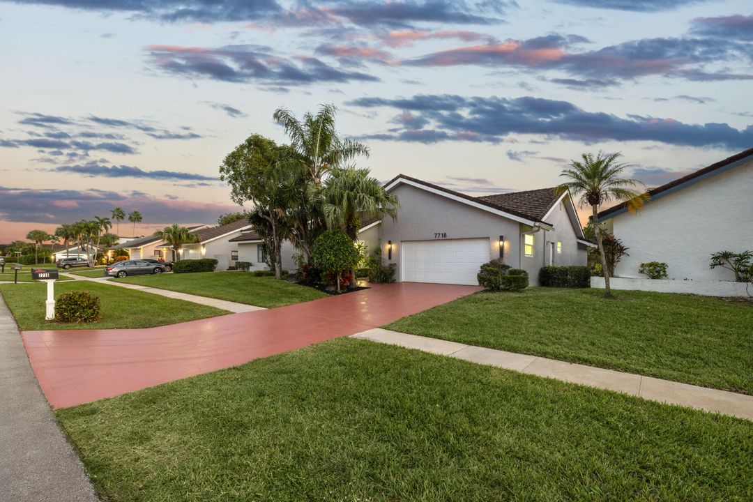 For Sale: $1,275,000 (5 beds, 3 baths, 2685 Square Feet)