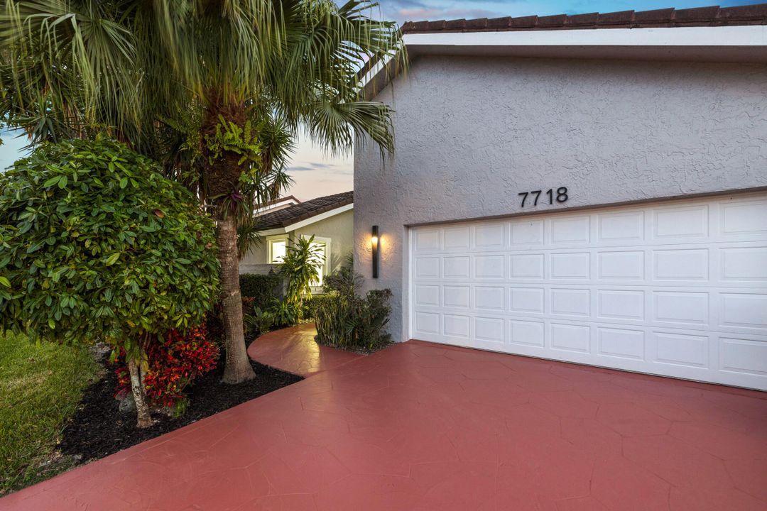 For Sale: $1,275,000 (5 beds, 3 baths, 2685 Square Feet)