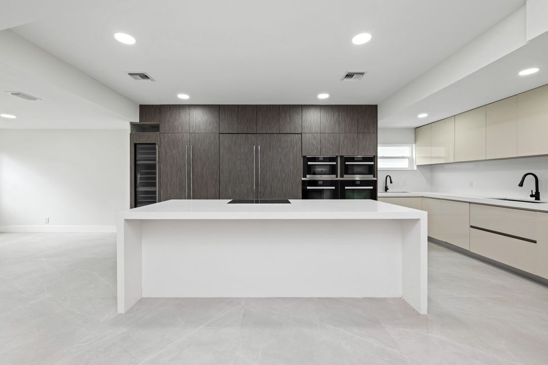 For Sale: $1,275,000 (5 beds, 3 baths, 2685 Square Feet)