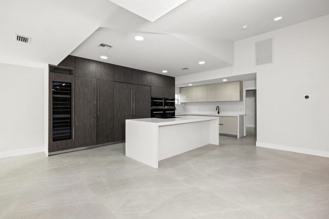 For Sale: $1,275,000 (5 beds, 3 baths, 2685 Square Feet)