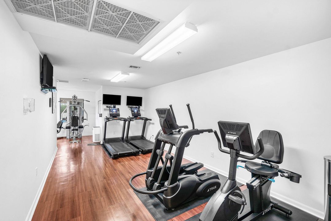 For Sale: $1,500,000 (2 beds, 2 baths, 1400 Square Feet)