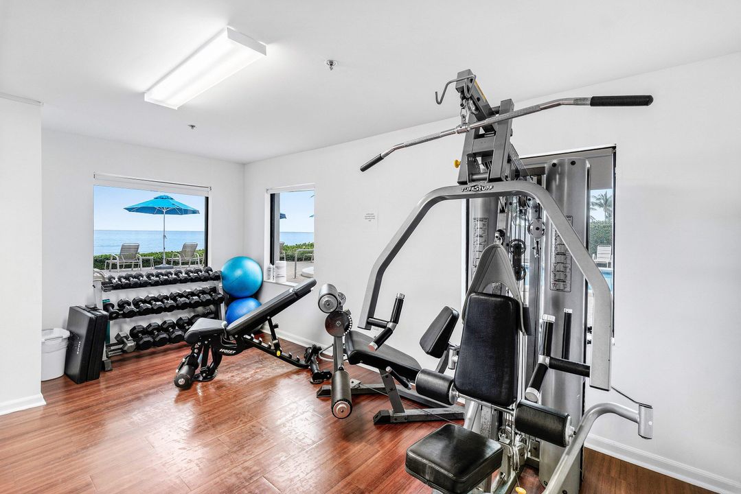 For Sale: $1,500,000 (2 beds, 2 baths, 1400 Square Feet)