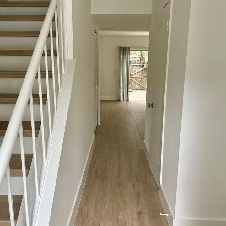 For Rent: $2,500 (2 beds, 1 baths, 1024 Square Feet)