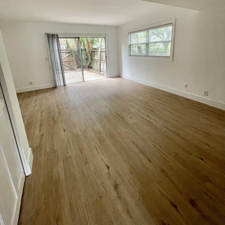 For Rent: $2,500 (2 beds, 1 baths, 1024 Square Feet)