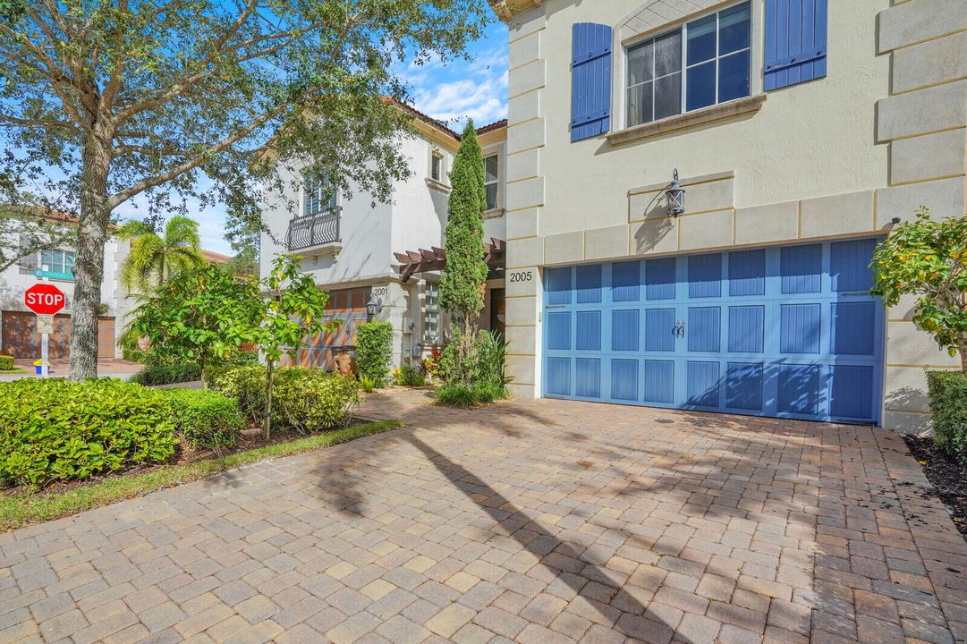 Active With Contract: $3,450 (3 beds, 2 baths, 2278 Square Feet)