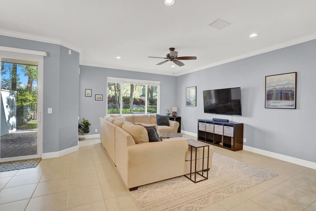 Active With Contract: $3,450 (3 beds, 2 baths, 2278 Square Feet)