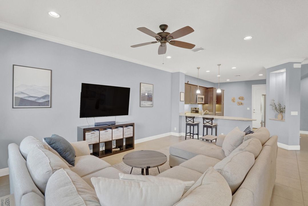 Active With Contract: $3,450 (3 beds, 2 baths, 2278 Square Feet)
