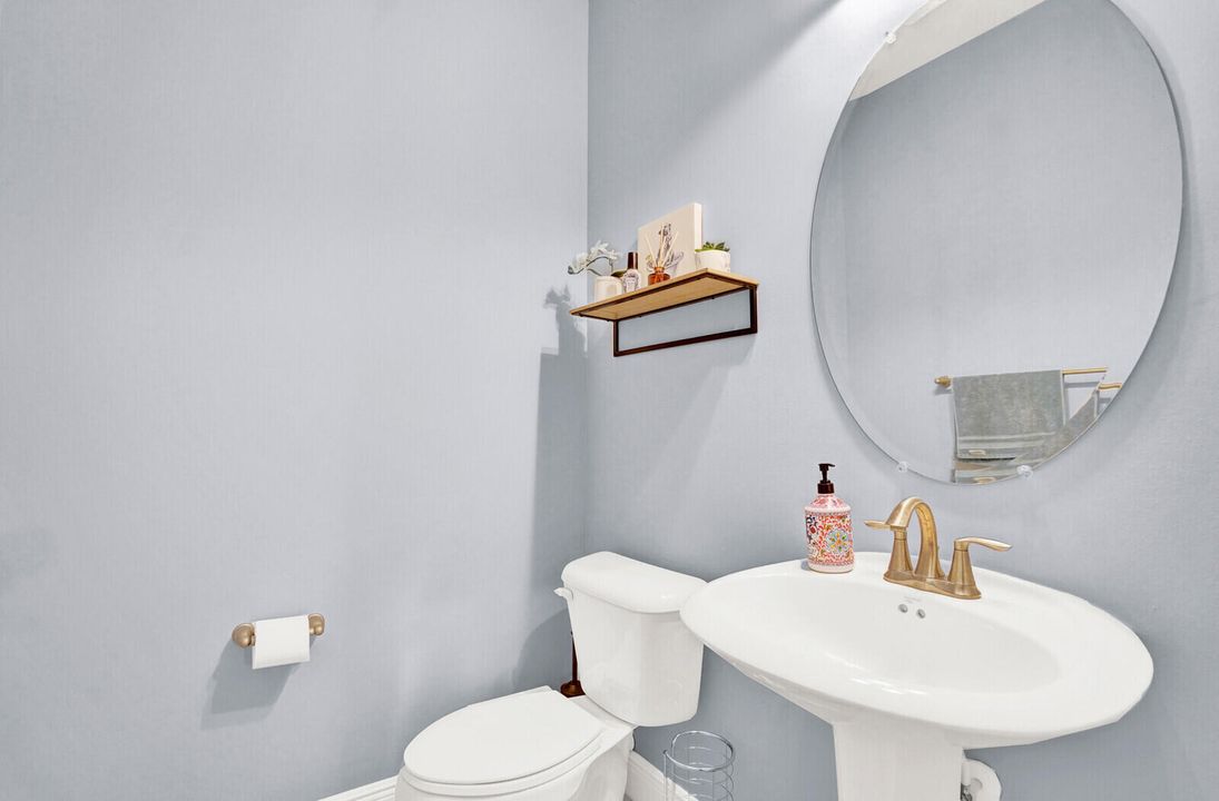 Active With Contract: $3,450 (3 beds, 2 baths, 2278 Square Feet)