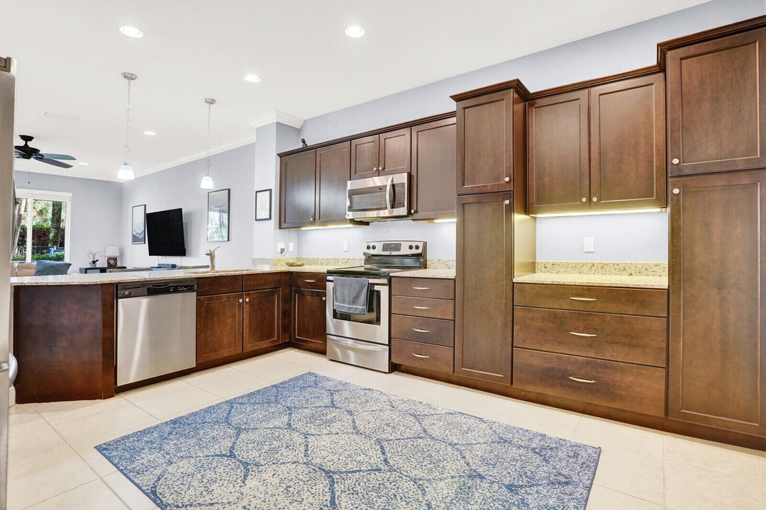 Active With Contract: $3,450 (3 beds, 2 baths, 2278 Square Feet)