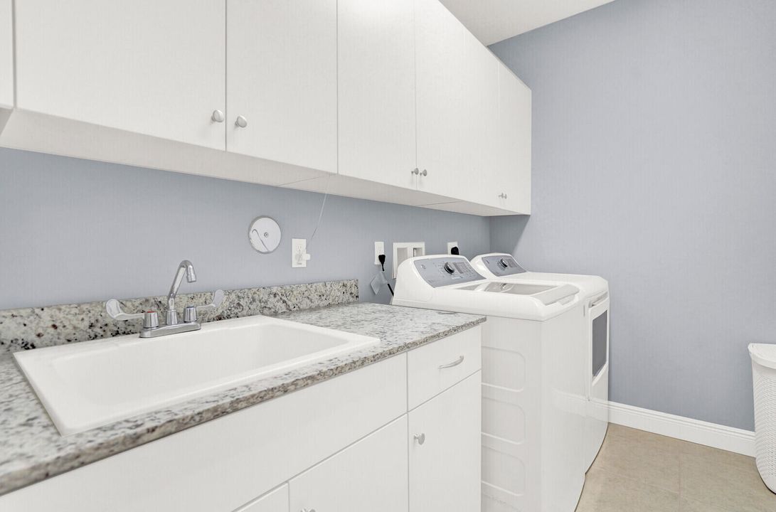 Active With Contract: $3,450 (3 beds, 2 baths, 2278 Square Feet)