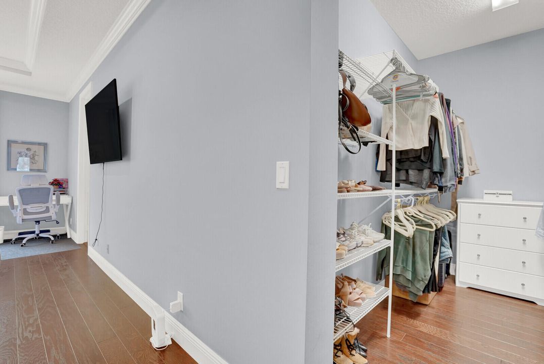 Active With Contract: $3,450 (3 beds, 2 baths, 2278 Square Feet)