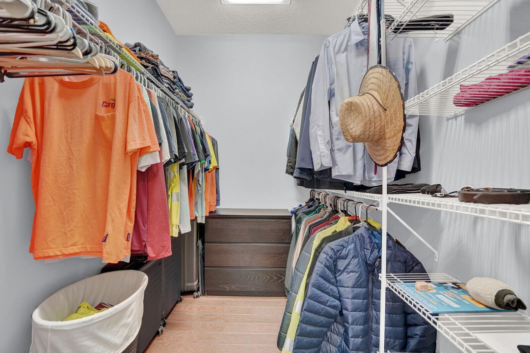 Active With Contract: $3,450 (3 beds, 2 baths, 2278 Square Feet)