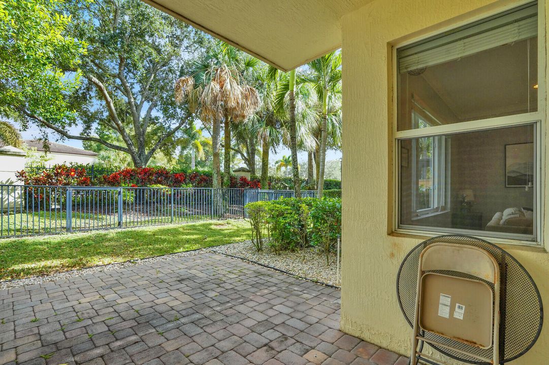 Active With Contract: $3,450 (3 beds, 2 baths, 2278 Square Feet)