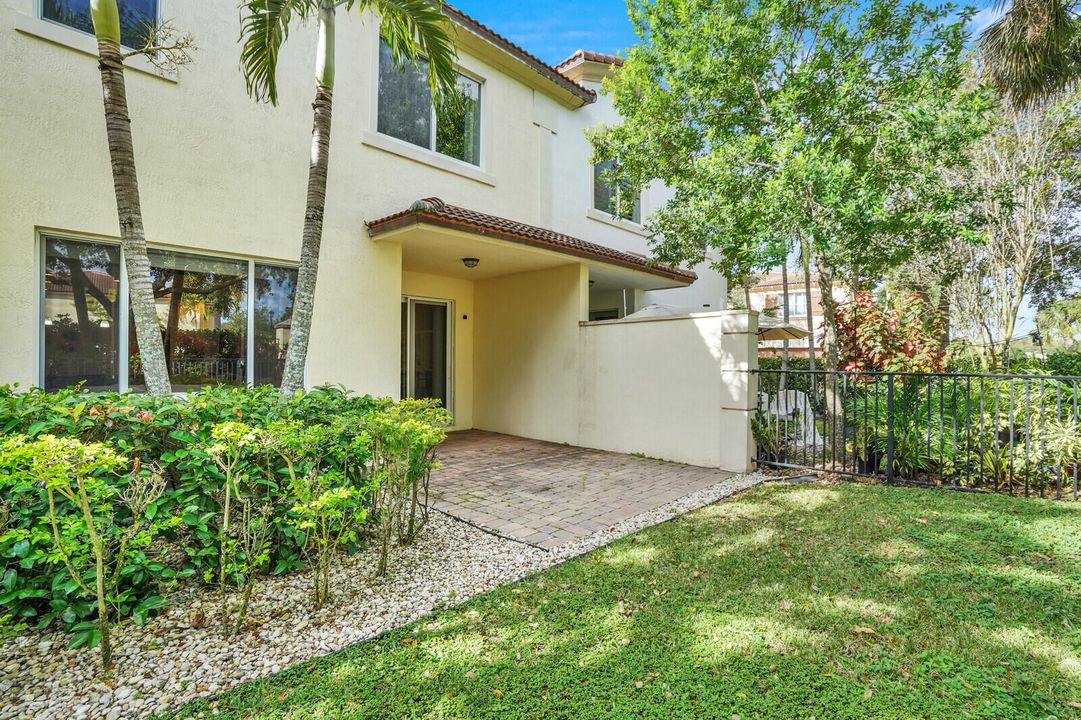 Active With Contract: $3,450 (3 beds, 2 baths, 2278 Square Feet)