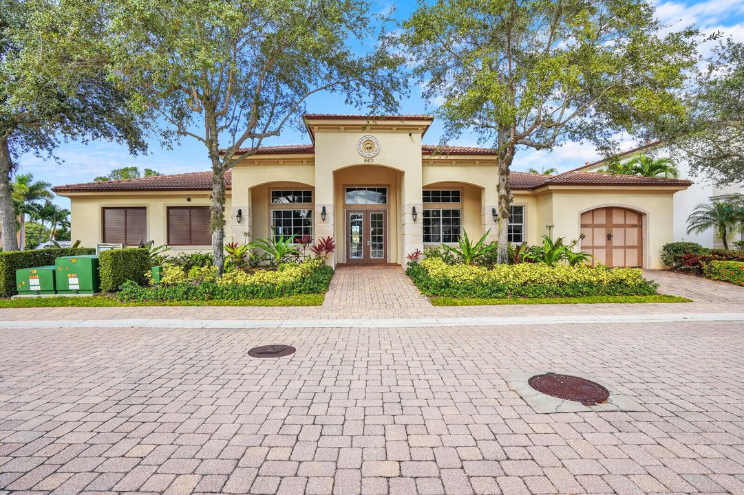 Active With Contract: $3,450 (3 beds, 2 baths, 2278 Square Feet)