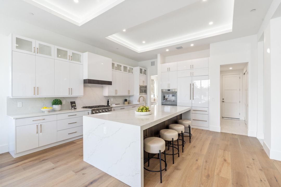 En Venta: $6,950,000 (5 camas, 6 baños, 4738 Pies cuadrados)