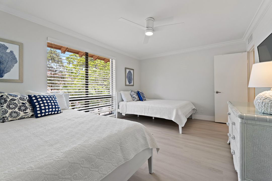 合同活跃: $499,000 (2 贝兹, 2 浴室, 1366 平方英尺)