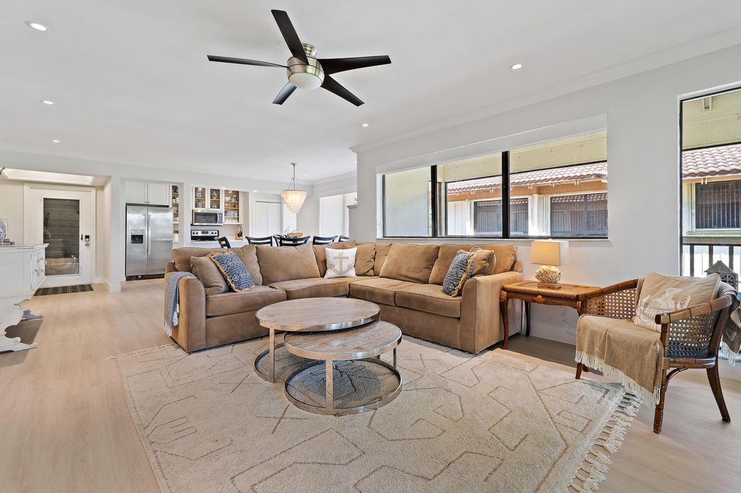 合同活跃: $499,000 (2 贝兹, 2 浴室, 1366 平方英尺)