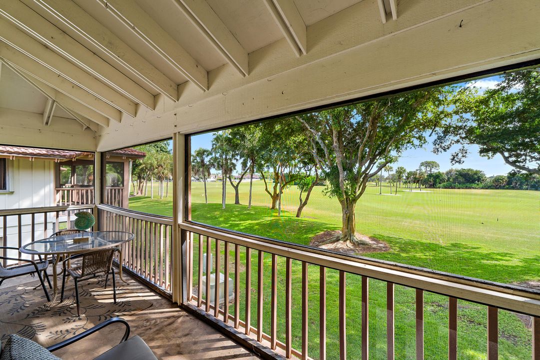 合同活跃: $499,000 (2 贝兹, 2 浴室, 1366 平方英尺)