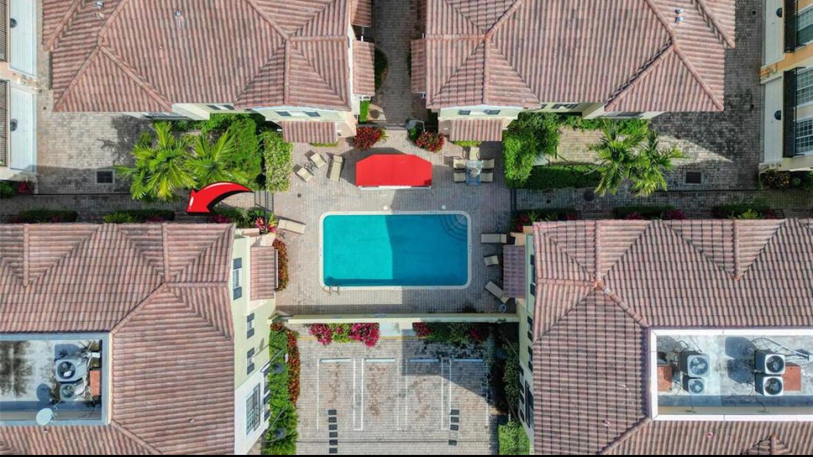 For Sale: $895,000 (3 beds, 3 baths, 1757 Square Feet)