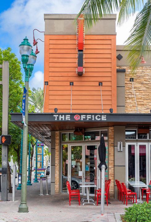 For Sale: $895,000 (3 beds, 3 baths, 1757 Square Feet)