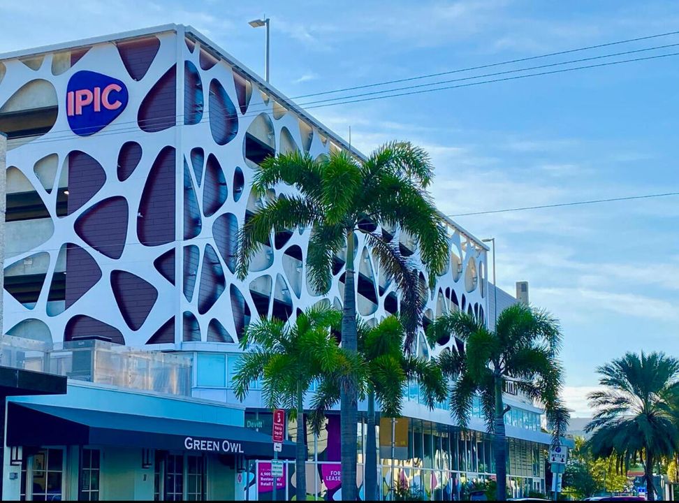 For Sale: $895,000 (3 beds, 3 baths, 1757 Square Feet)